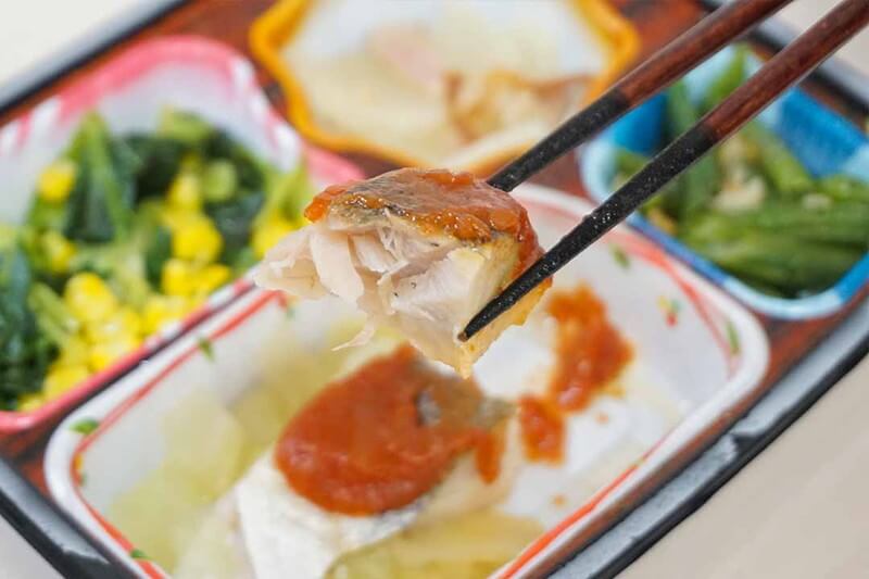 ベルーナグルメほほえみ御膳、白身魚のトマトソースセットの白身魚